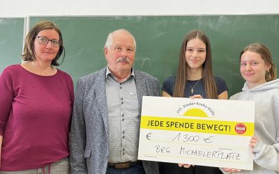 Übergabe des Spendenschecks an die Kinderkrebshilfe